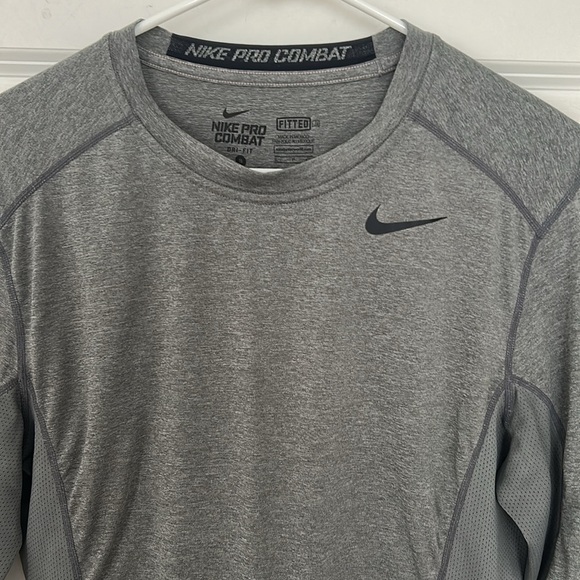 Nike Pro Combat Dri Fit Fitted Shirt size small dark grey - Picture 3 of 6